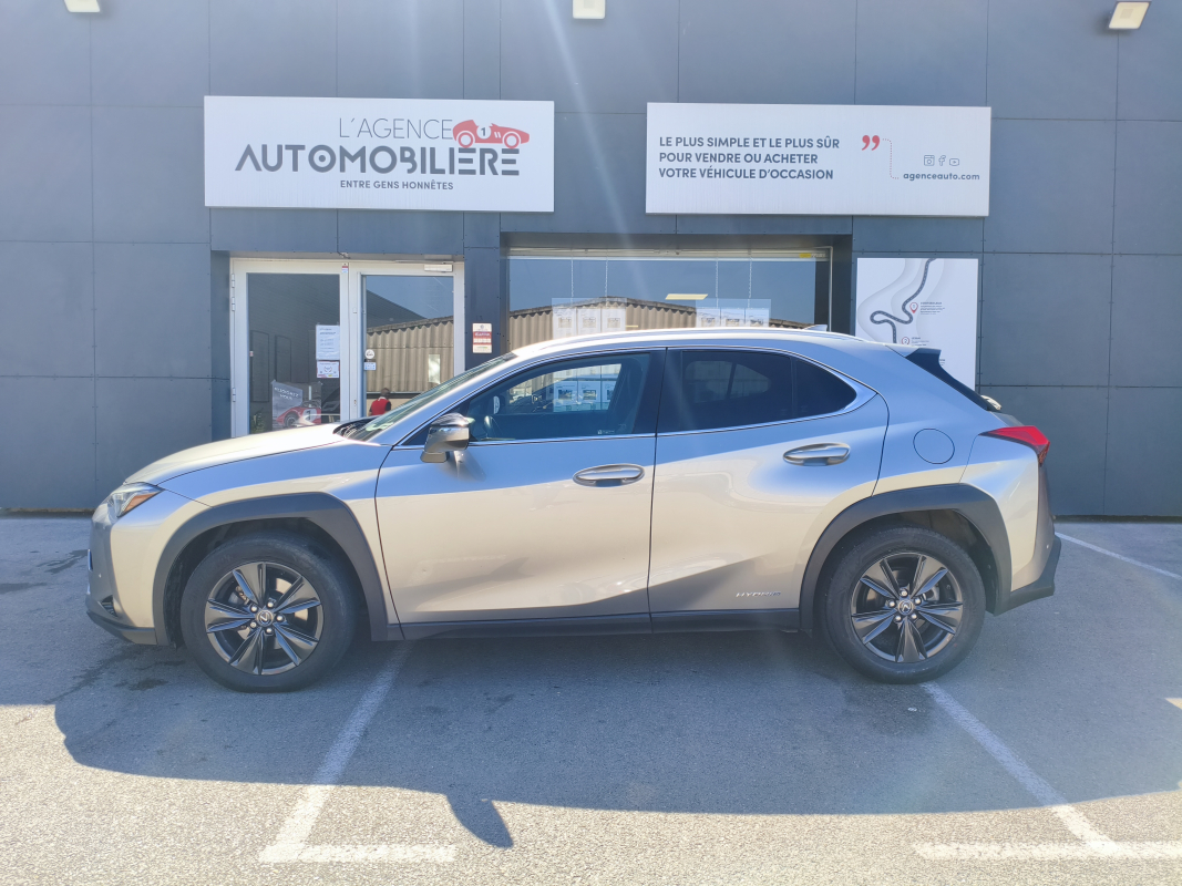 Lexus UX — 4