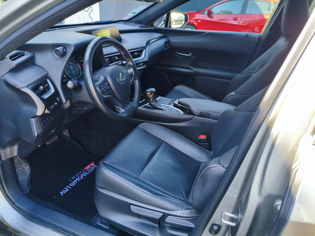 Lexus UX — 9