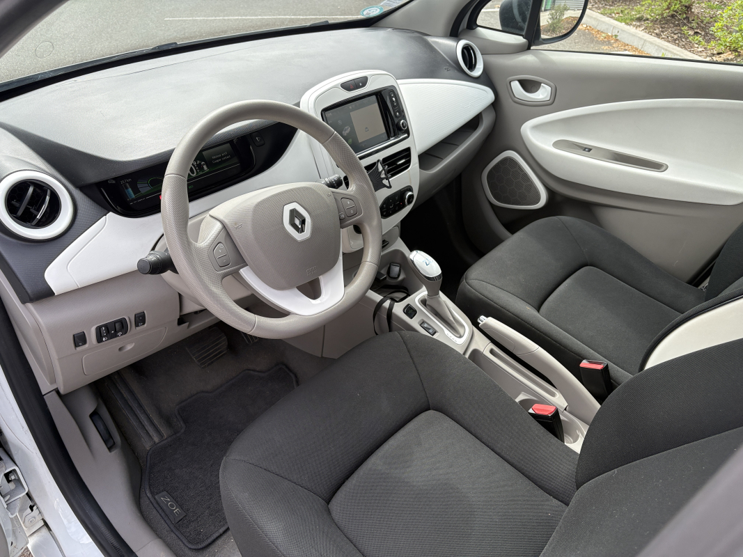 Renault Zoe — 10
