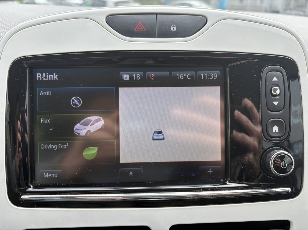 Renault Zoe — 18