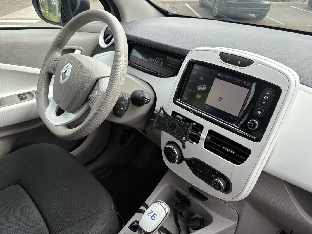 Renault Zoe — 13