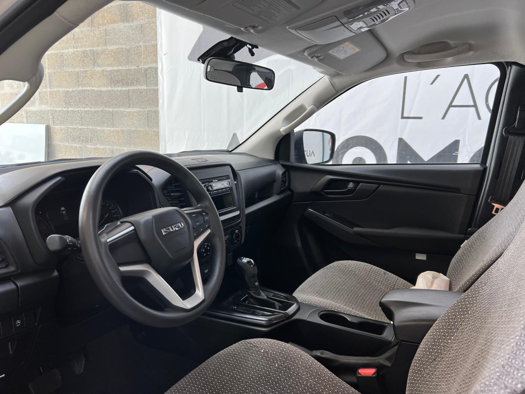 Isuzu D-Max — 12