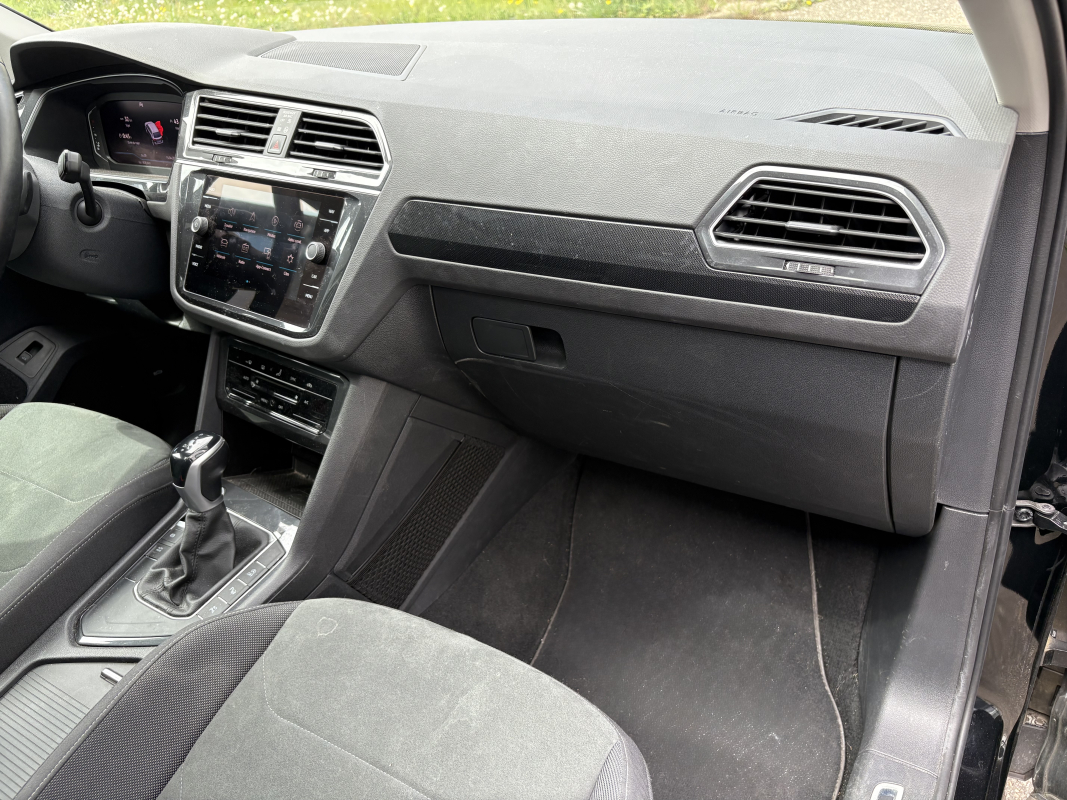 Volkswagen Tiguan — 22