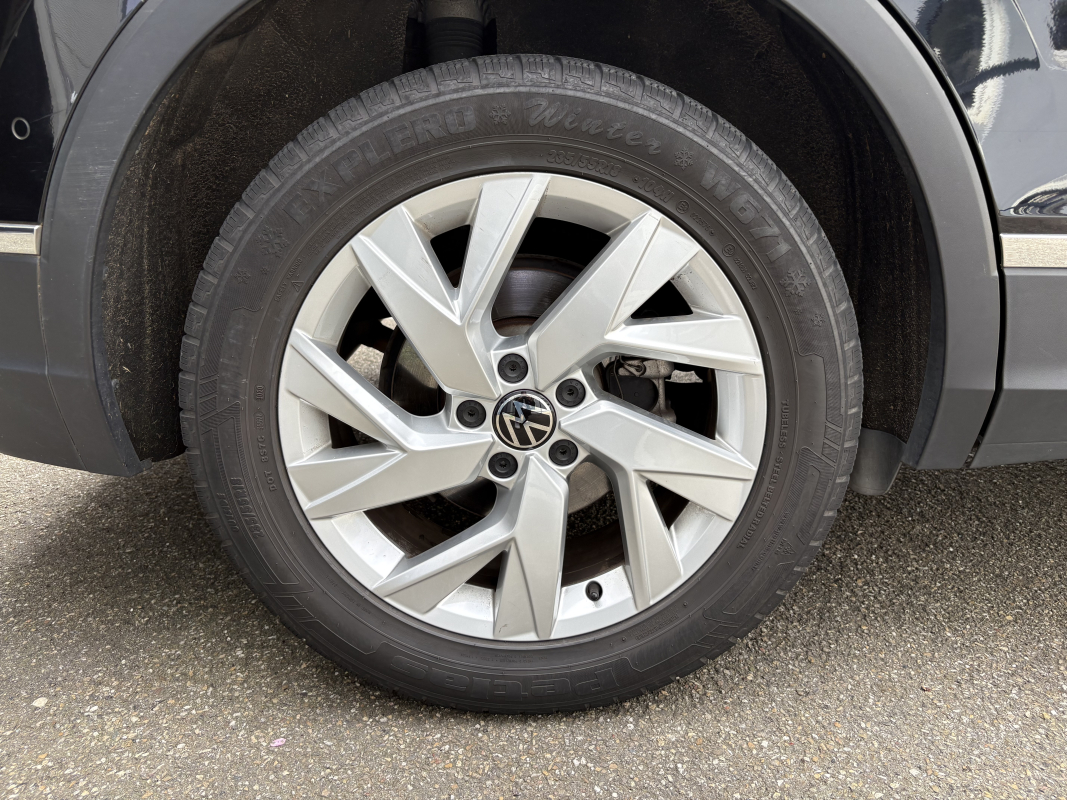 Volkswagen Tiguan — 18