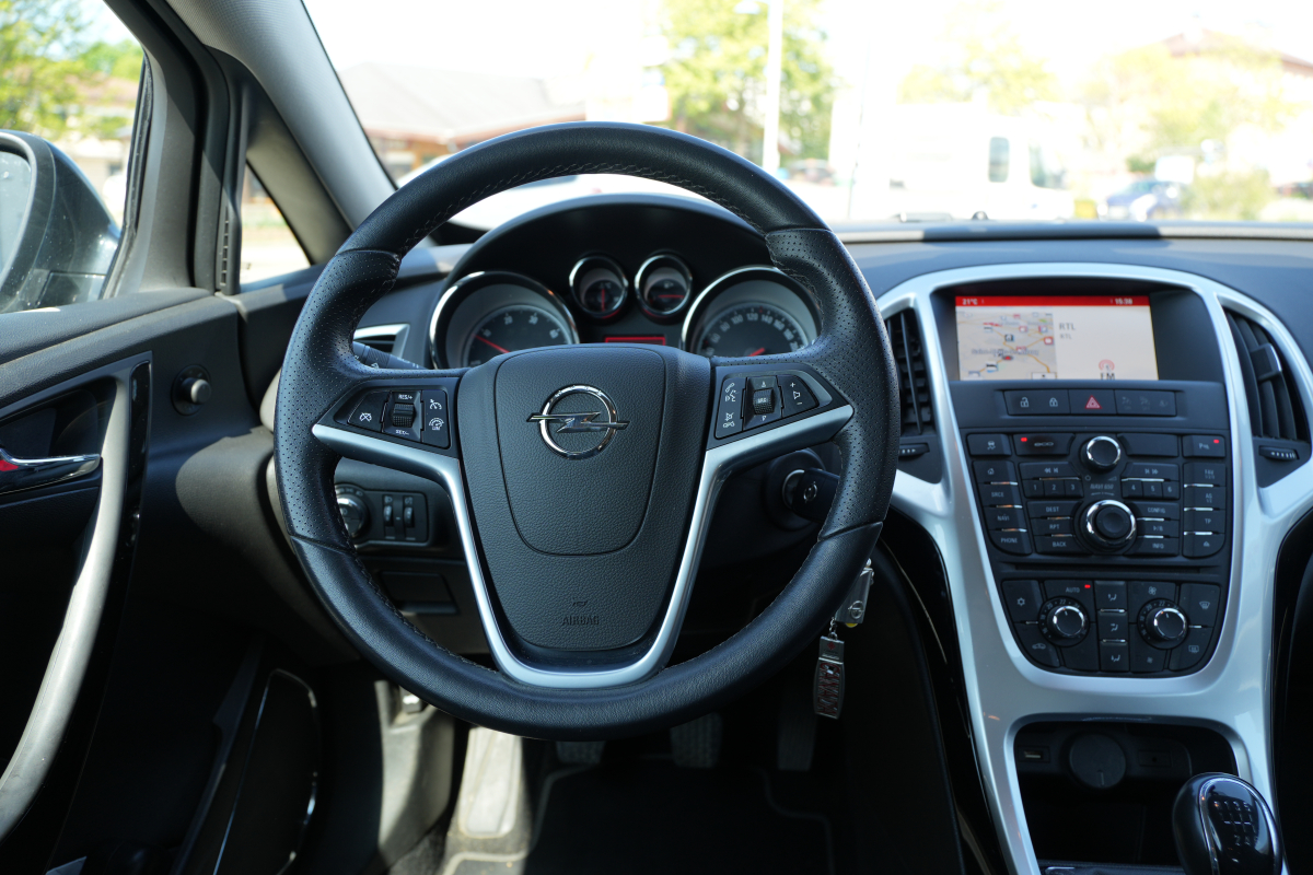 Opel Astra — 11