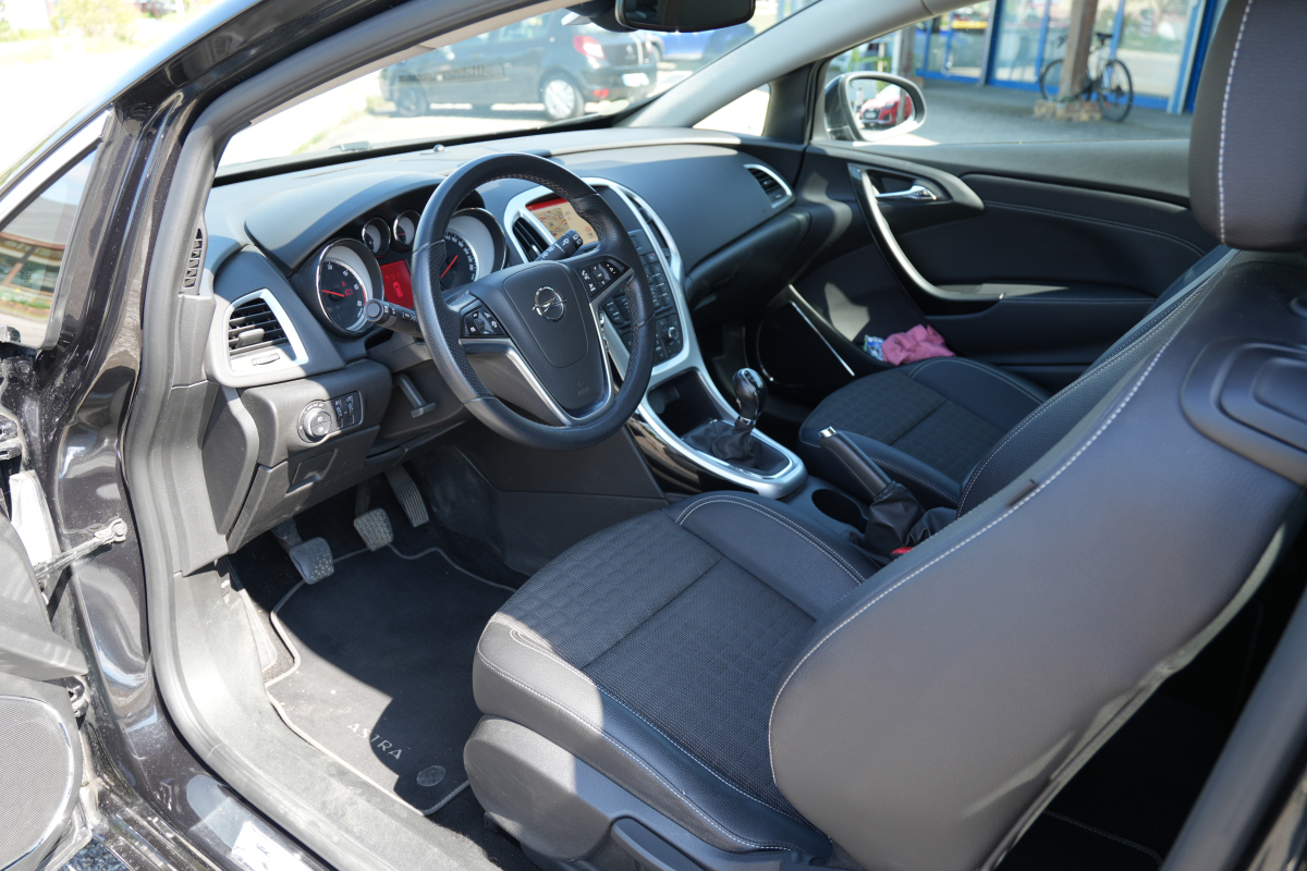 Opel Astra — 32