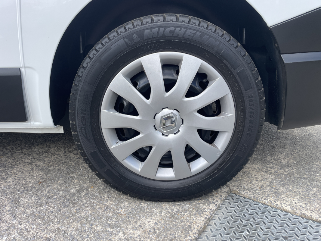 Renault Trafic — 18