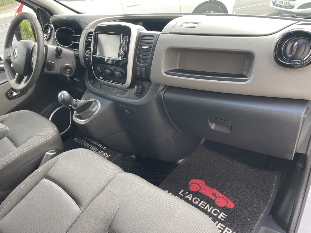 Renault Trafic — 14