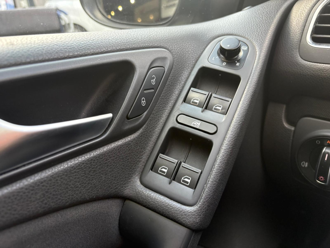 Volkswagen Golf — 17