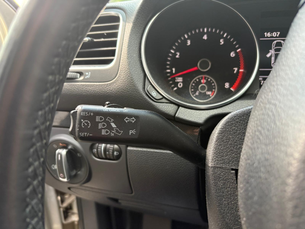 Volkswagen Golf — 11