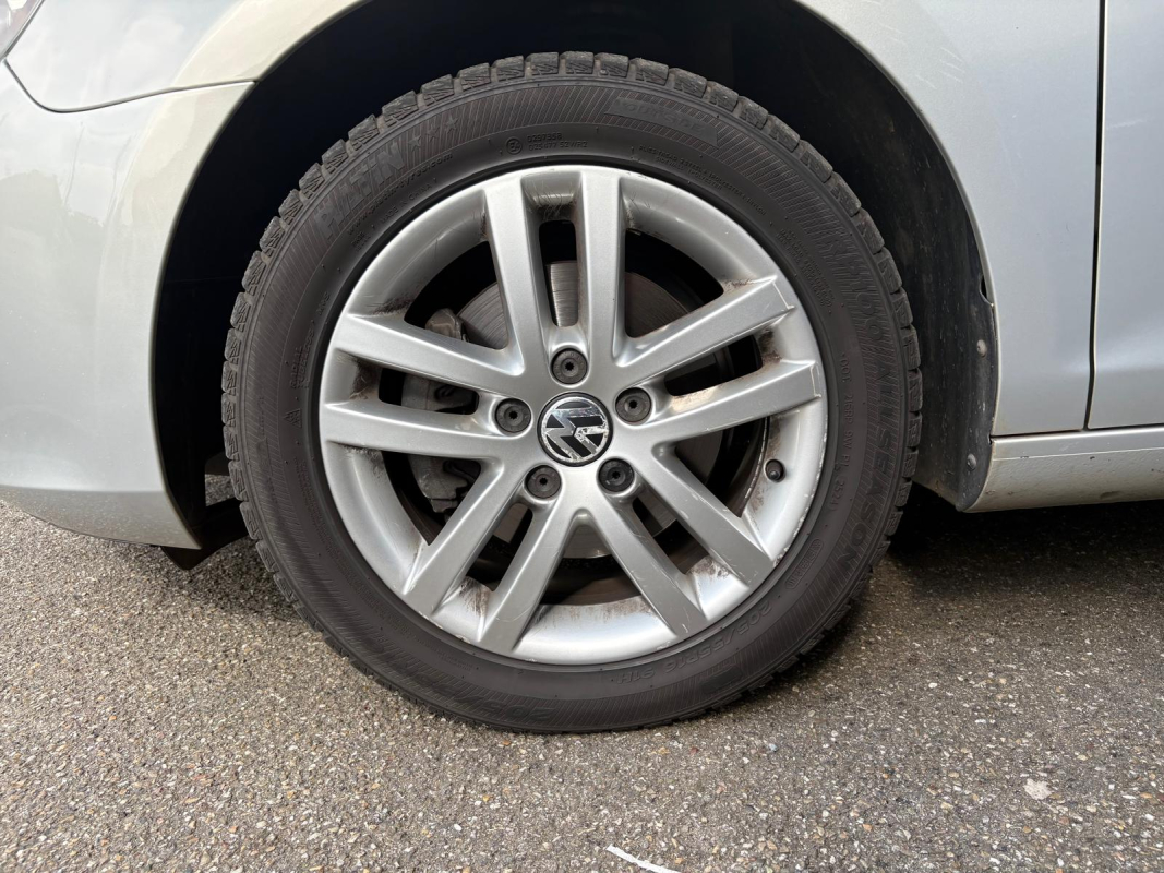 Volkswagen Golf — 19