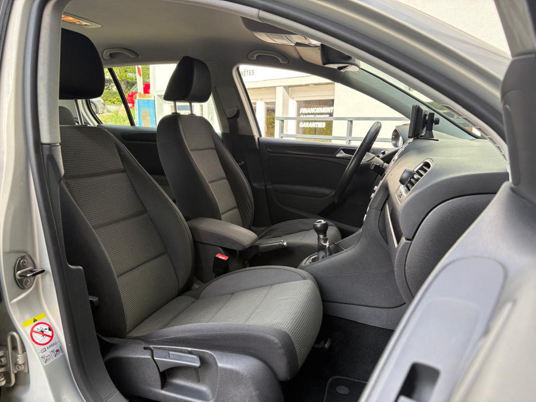 Volkswagen Golf — 22