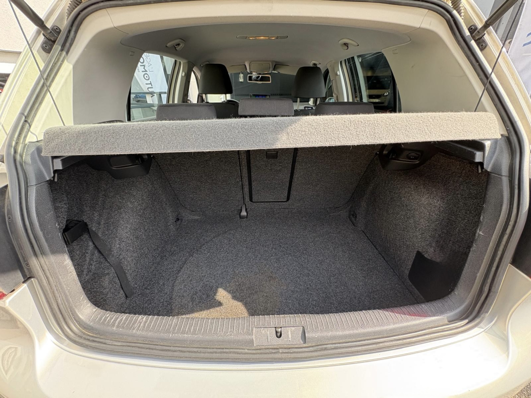 Volkswagen Golf — 5