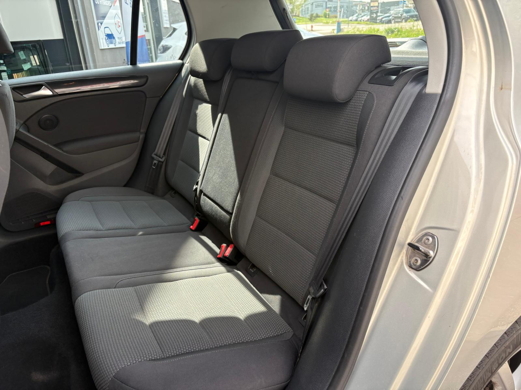 Volkswagen Golf — 4
