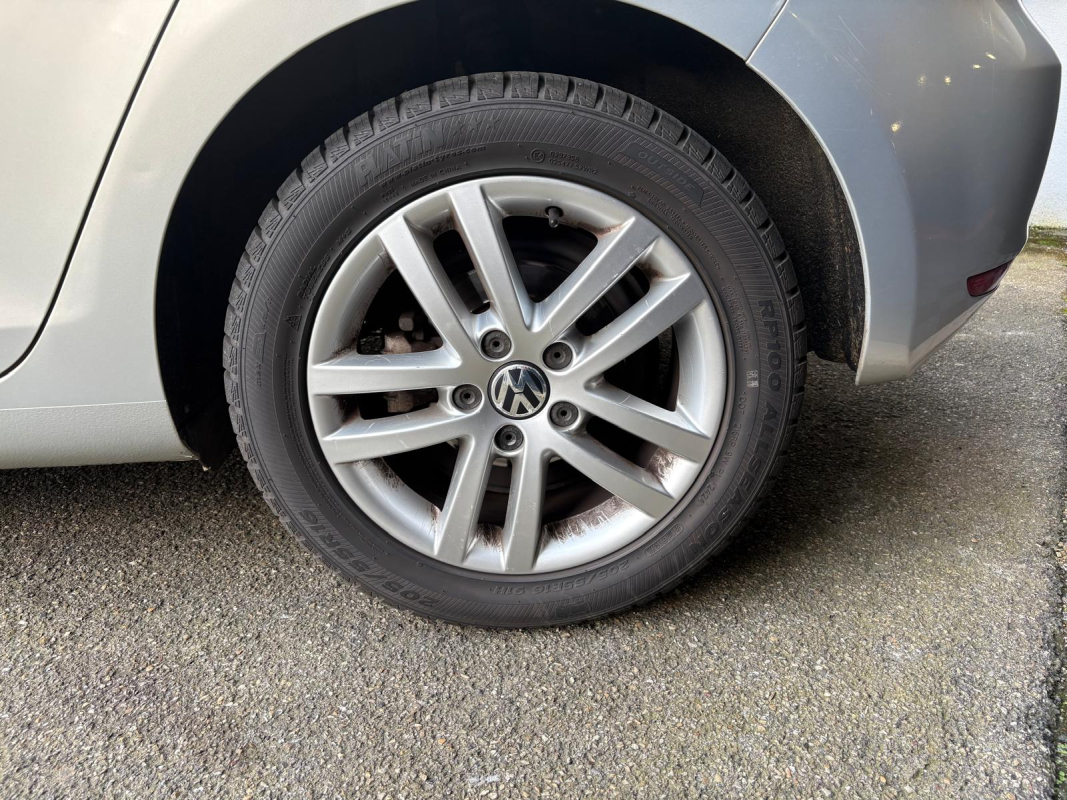 Volkswagen Golf — 21