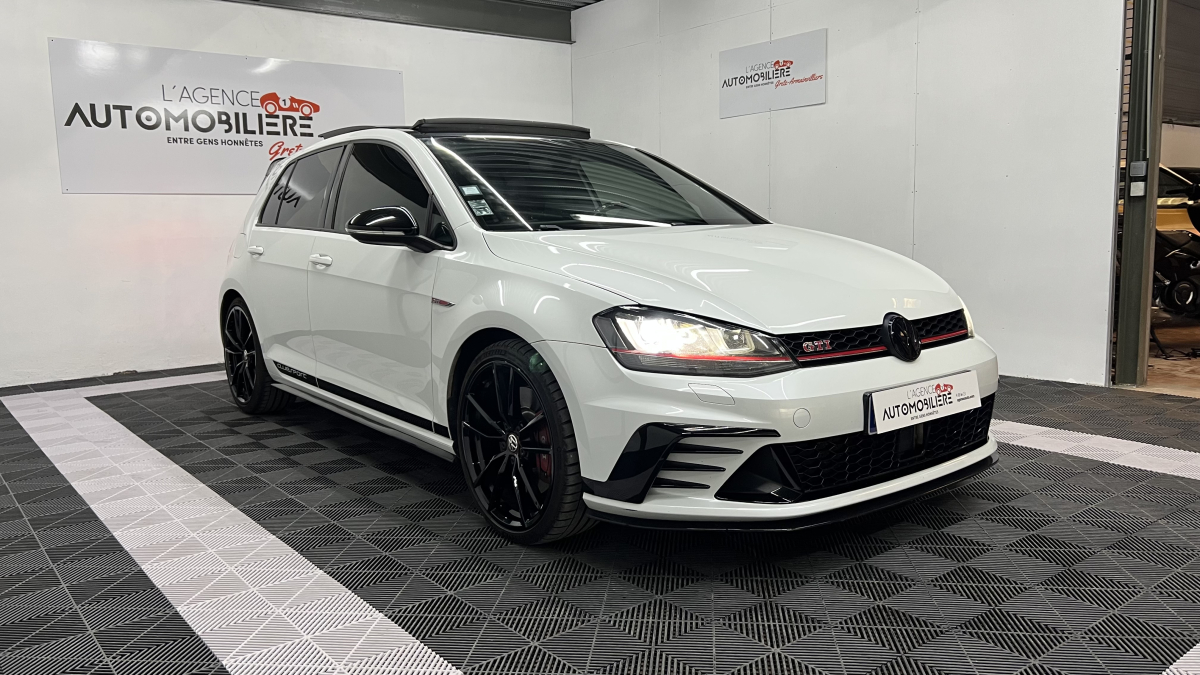 Volkswagen Golf — 3