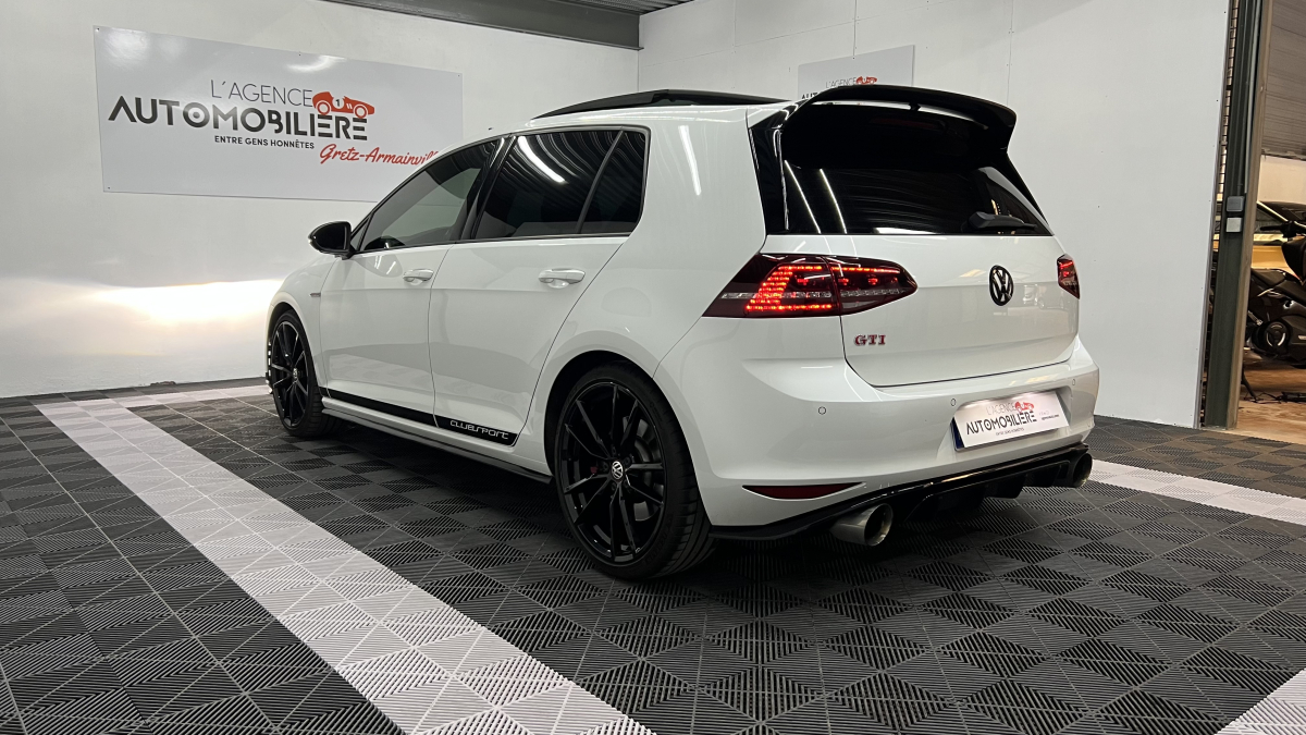 Volkswagen Golf — 4