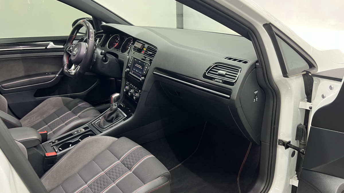 Volkswagen Golf — 10