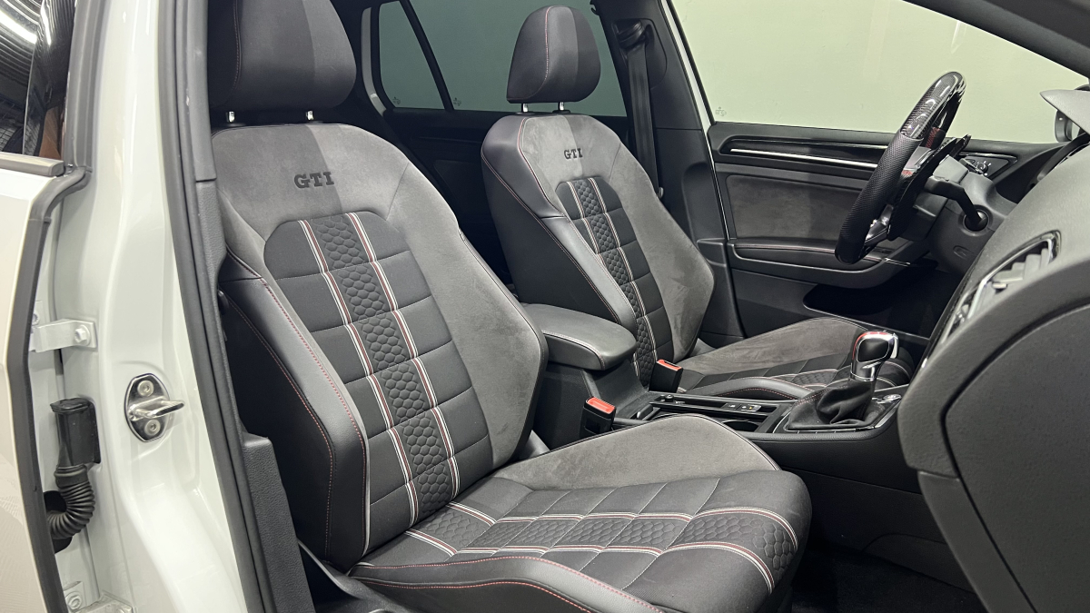 Volkswagen Golf — 11