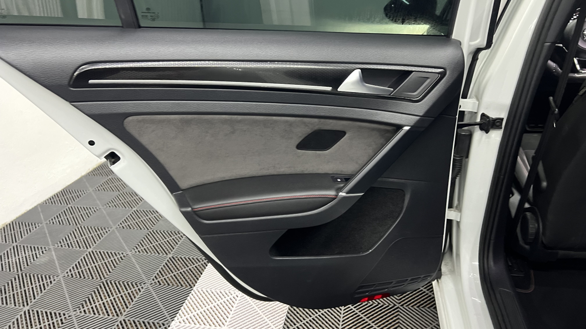 Volkswagen Golf — 20