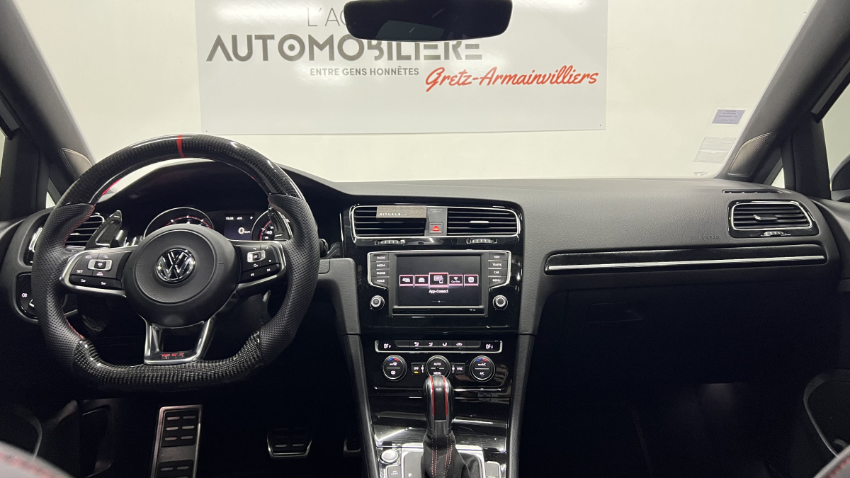Volkswagen Golf — 24