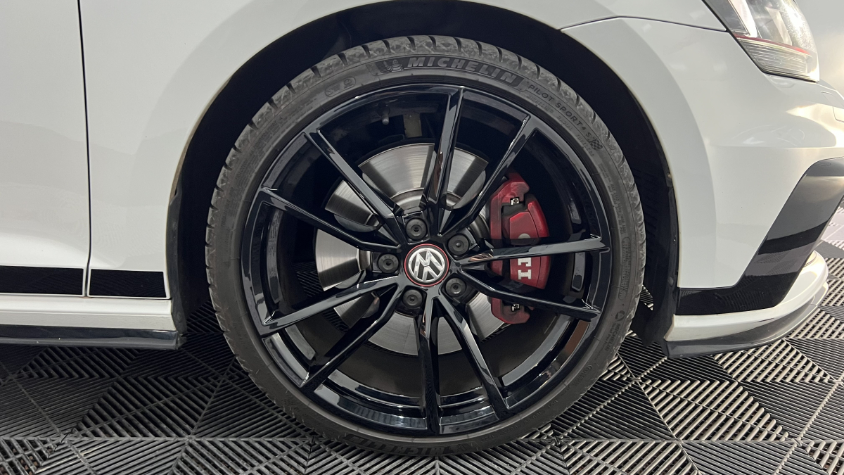 Volkswagen Golf — 37