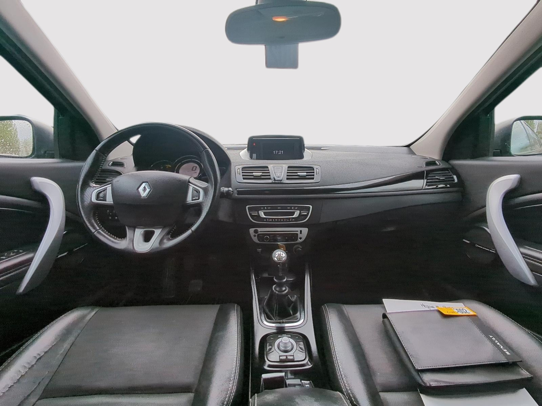 Renault Megane — 12