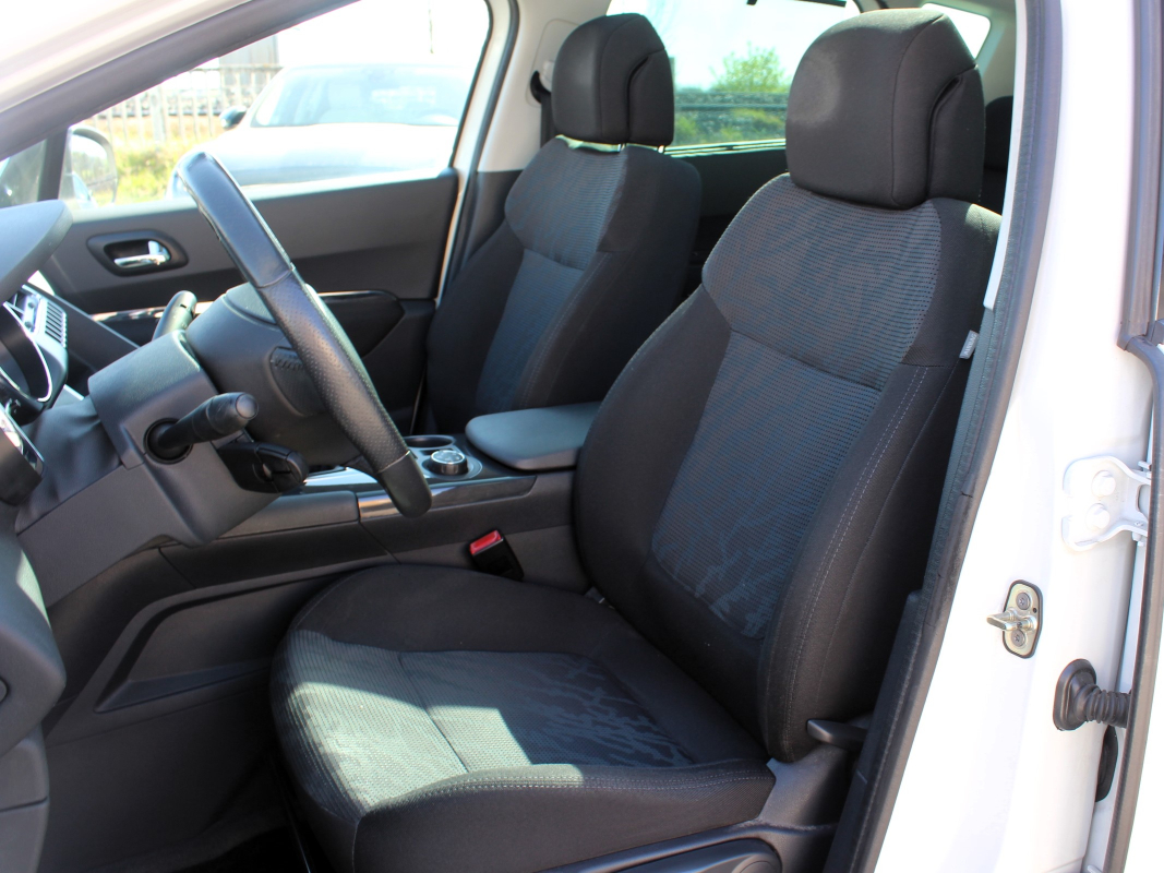 Peugeot 3008 — 25