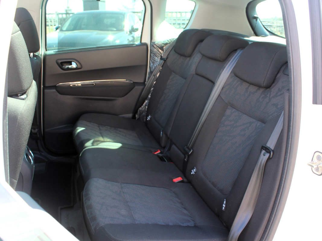 Peugeot 3008 — 28