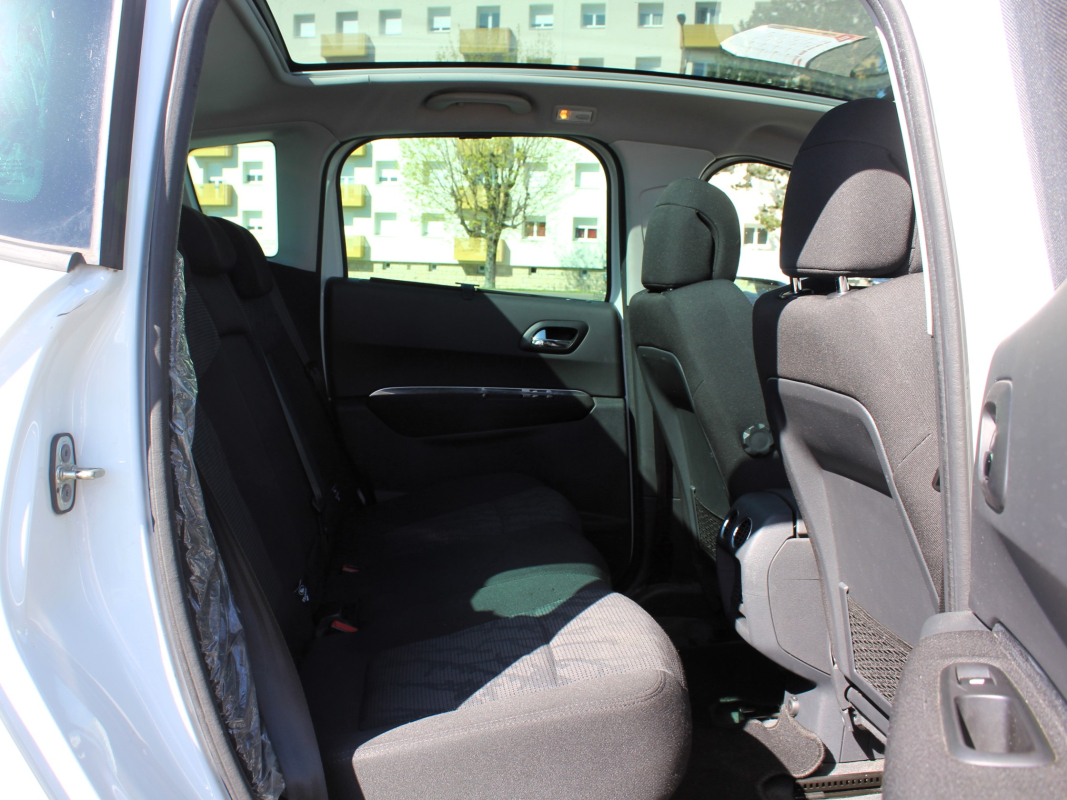 Peugeot 3008 — 12
