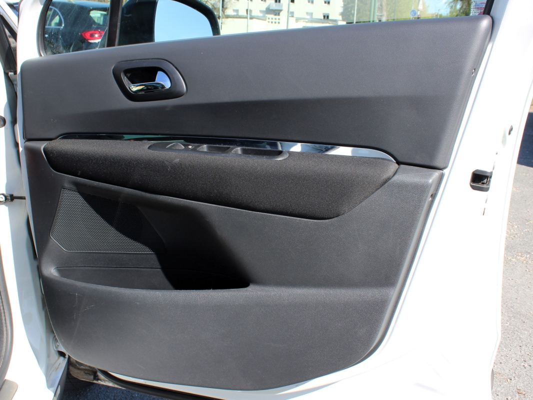 Peugeot 3008 — 32