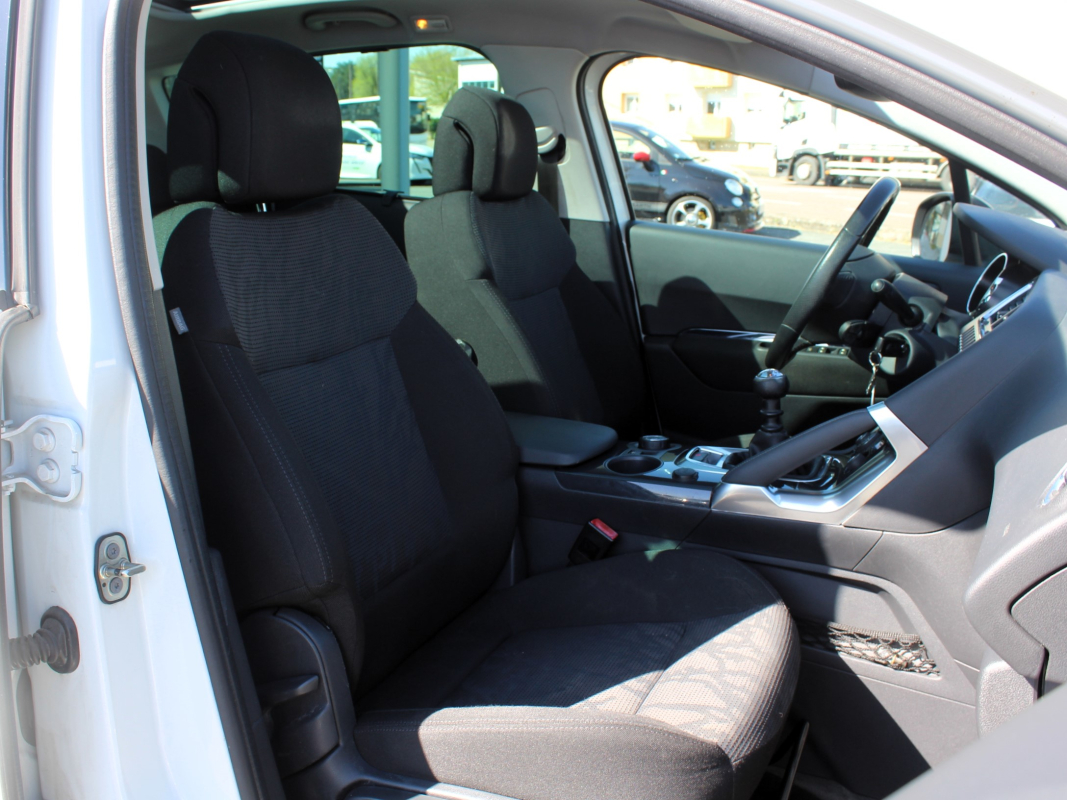 Peugeot 3008 — 13
