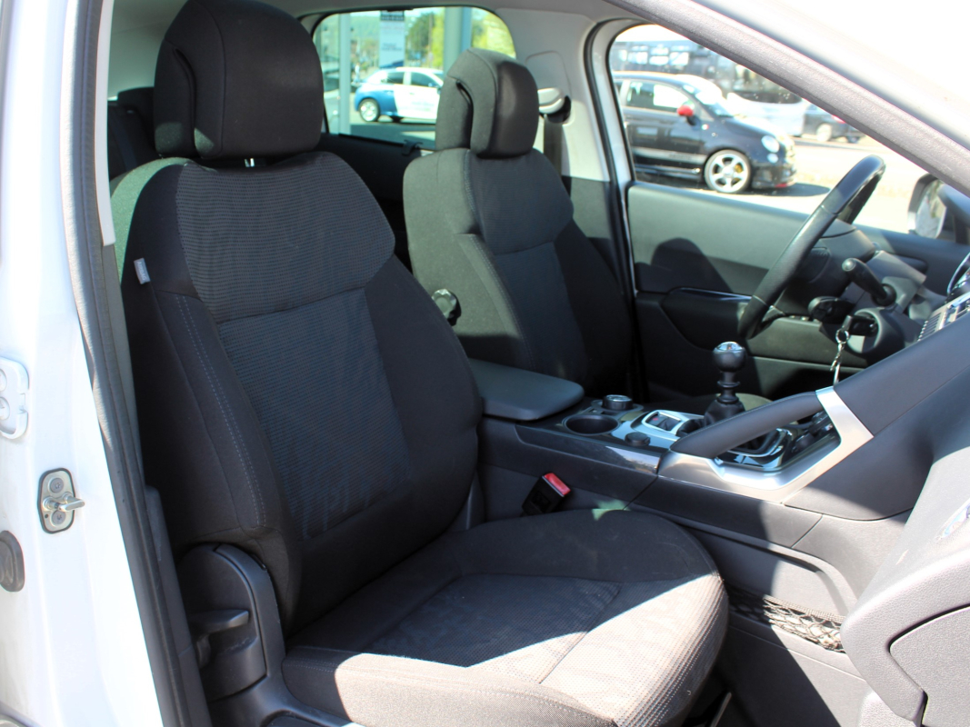 Peugeot 3008 — 33