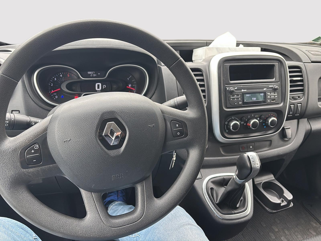 Renault Trafic — 11