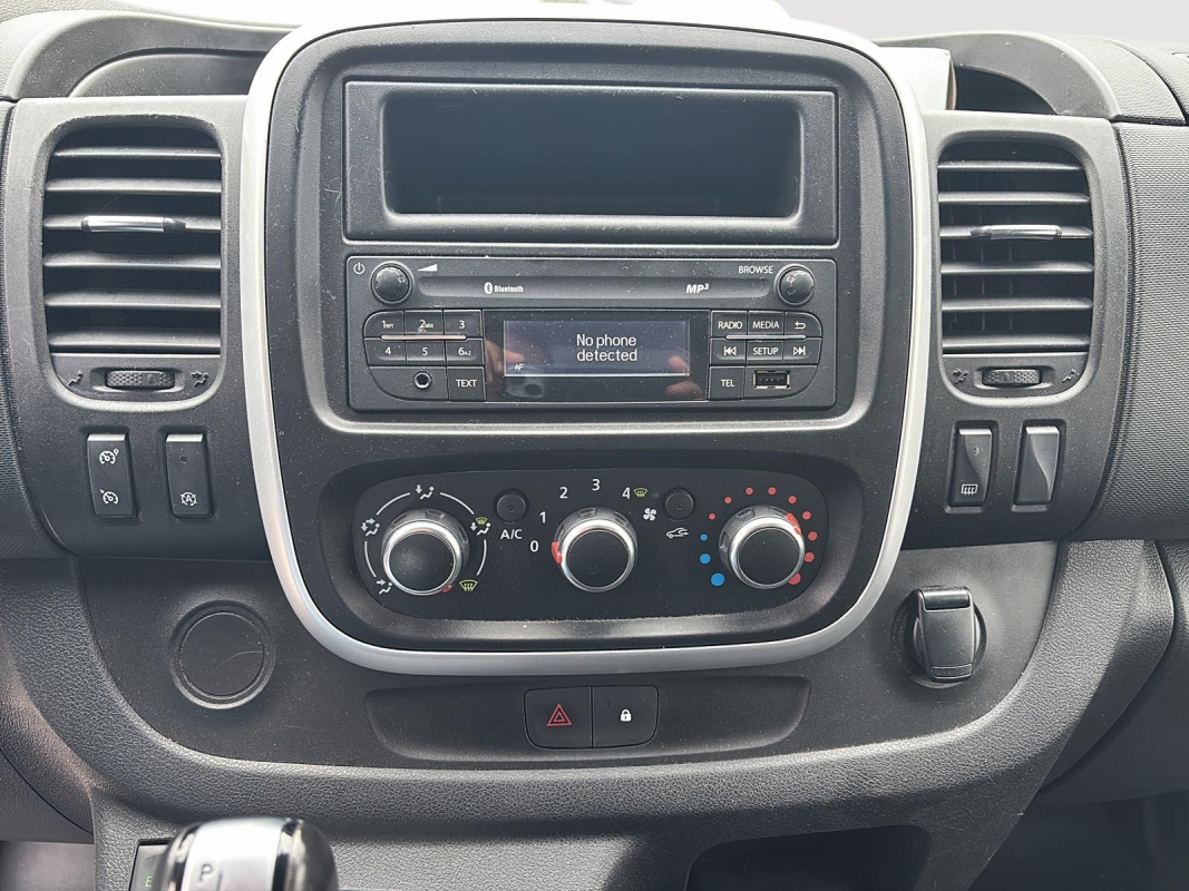 Renault Trafic — 13