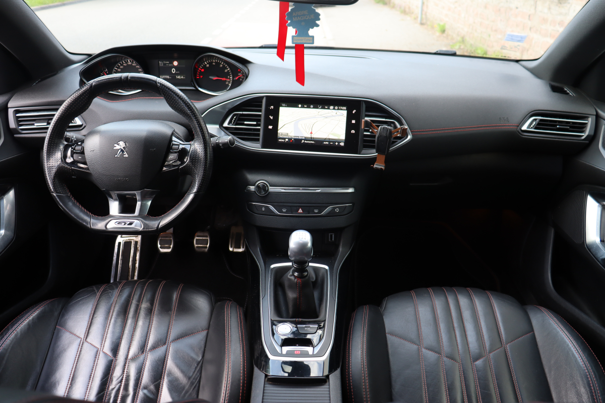 Peugeot 308 — 12