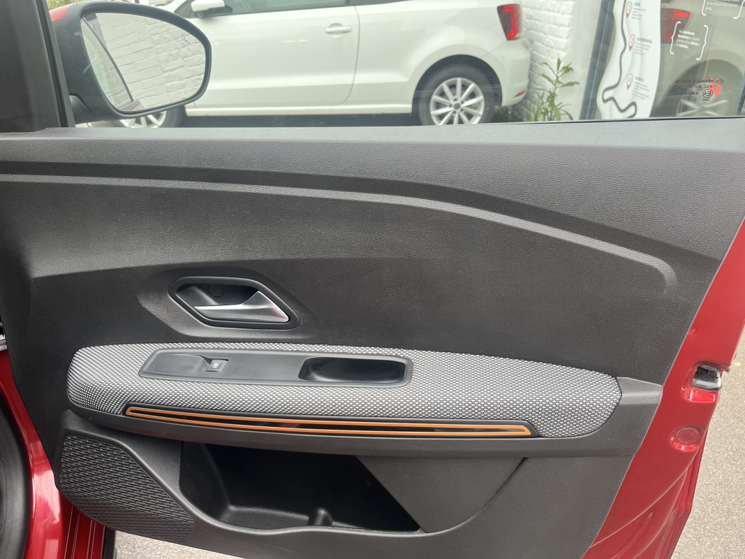 Dacia Sandero — 38