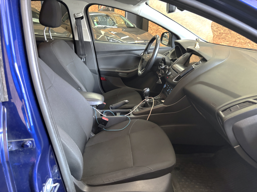Ford Focus — 12