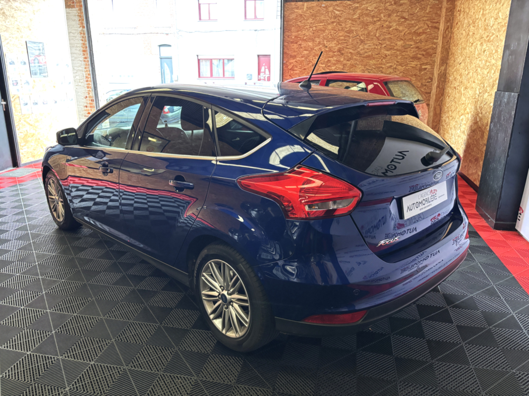 Ford Focus — 5