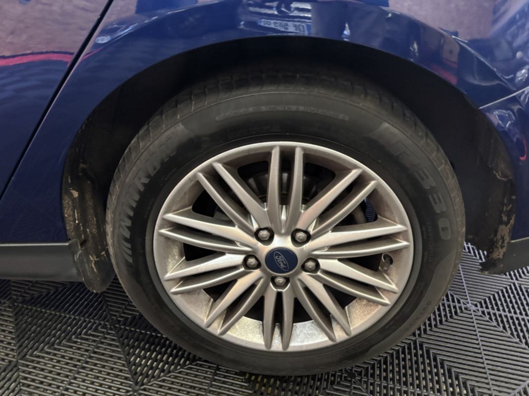 Ford Focus — 25
