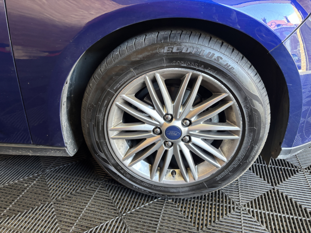 Ford Focus — 27