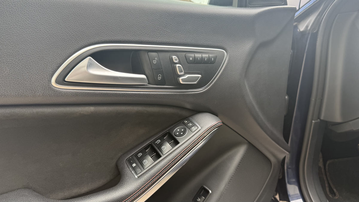 Mercedes Classe CLA — 12