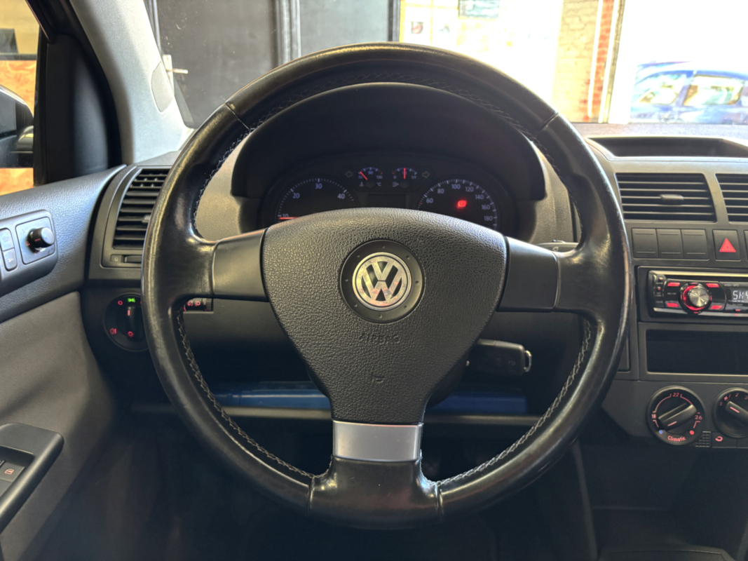 Volkswagen Polo — 17