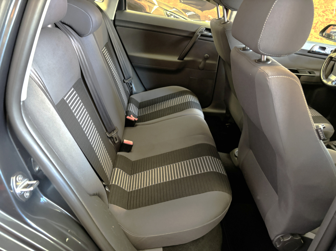 Volkswagen Polo — 15