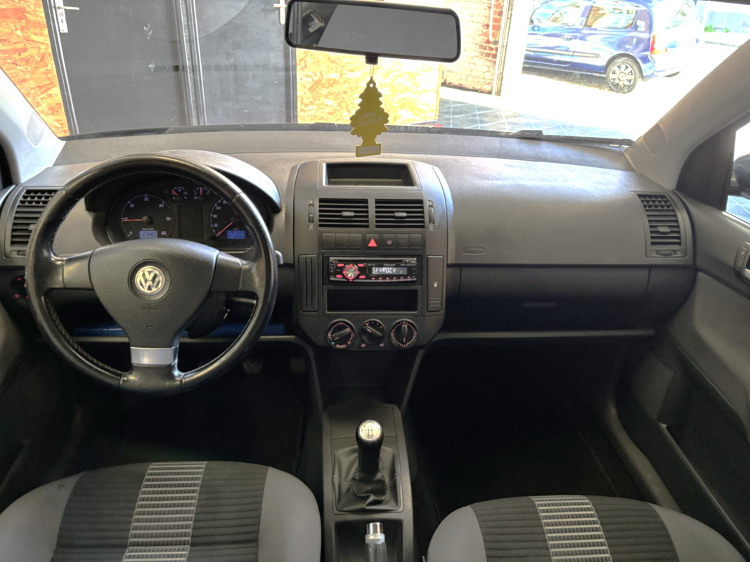 Volkswagen Polo — 16