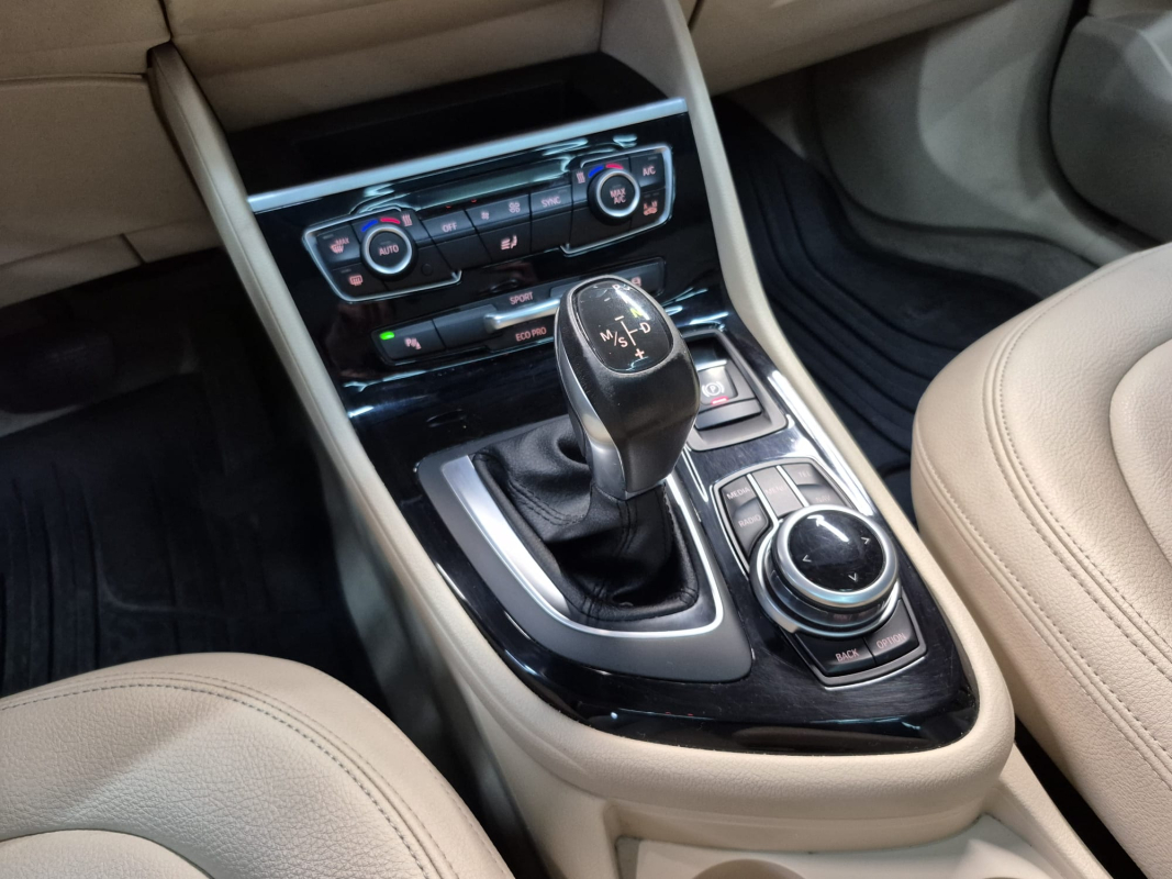 Bmw Série 2 Gran Tourer — 24