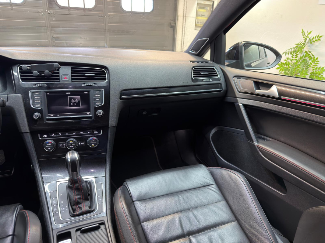 Volkswagen Golf — 19