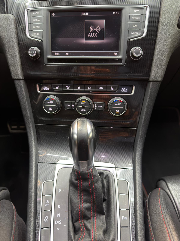Volkswagen Golf — 20