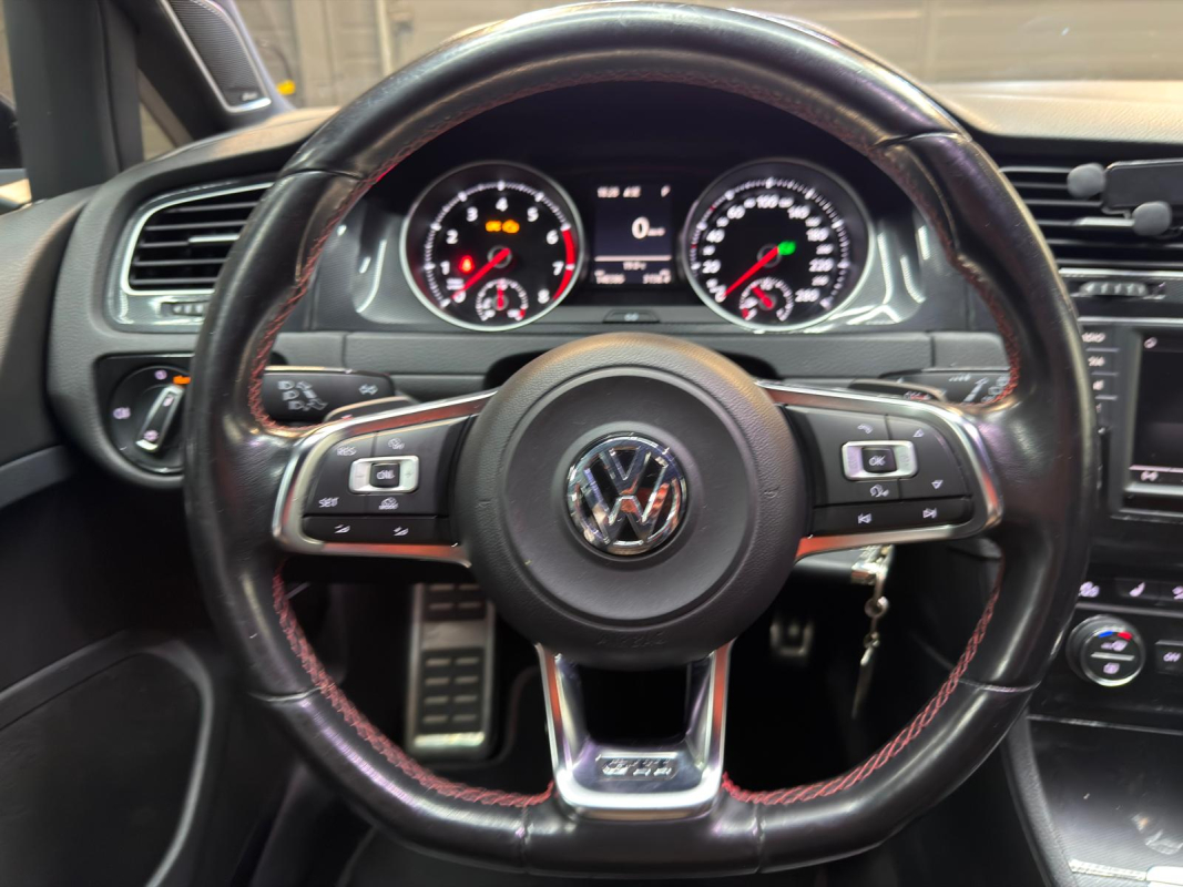 Volkswagen Golf — 15