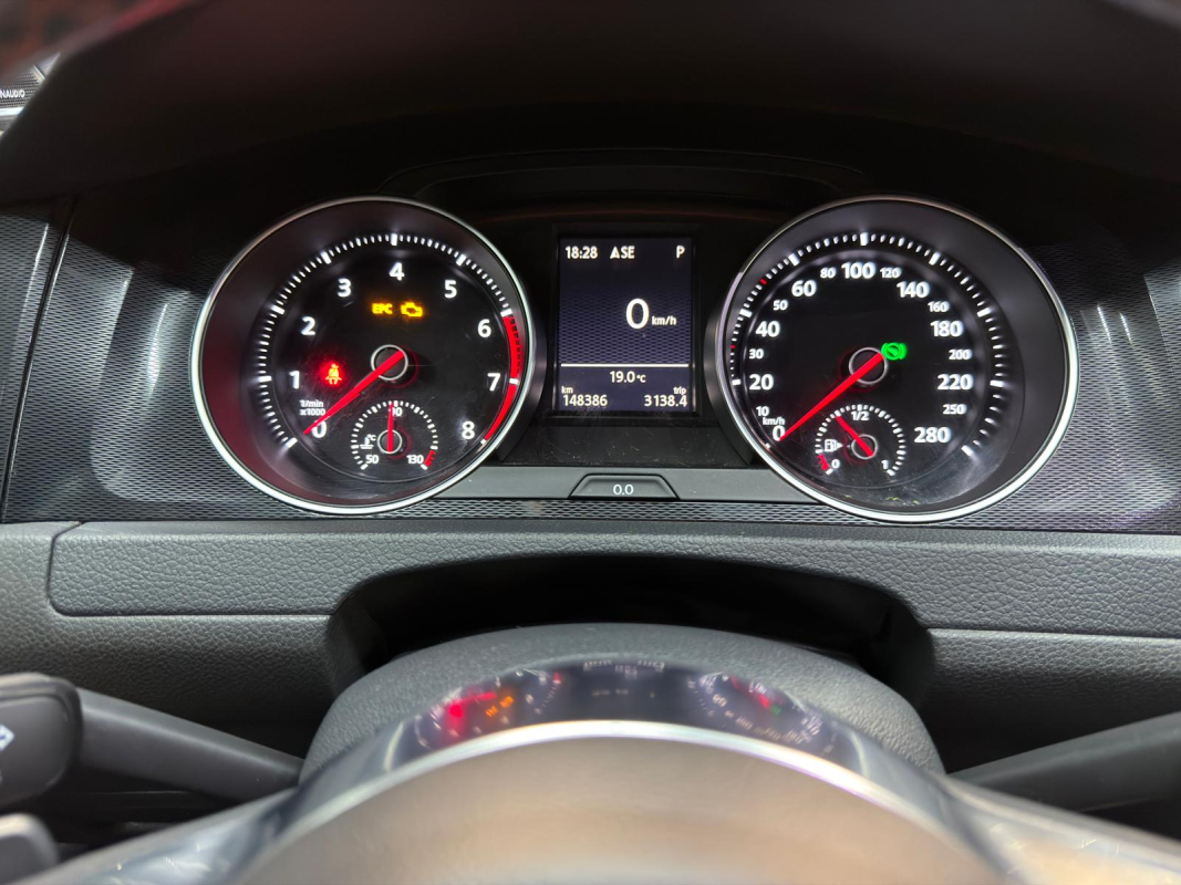 Volkswagen Golf — 16
